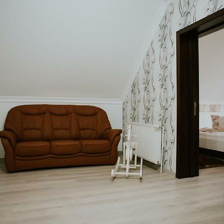 Hotel-Restaurant Milenium Nagyszalonta Kültér fotó