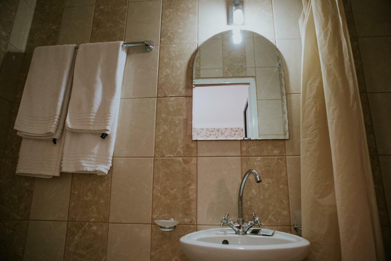Hotel-Restaurant Milenium Nagyszalonta Kültér fotó