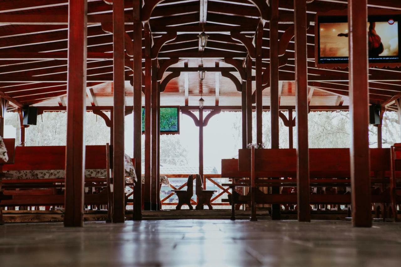Hotel-Restaurant Milenium Nagyszalonta Kültér fotó
