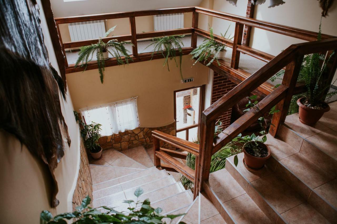 Hotel-Restaurant Milenium Nagyszalonta Kültér fotó