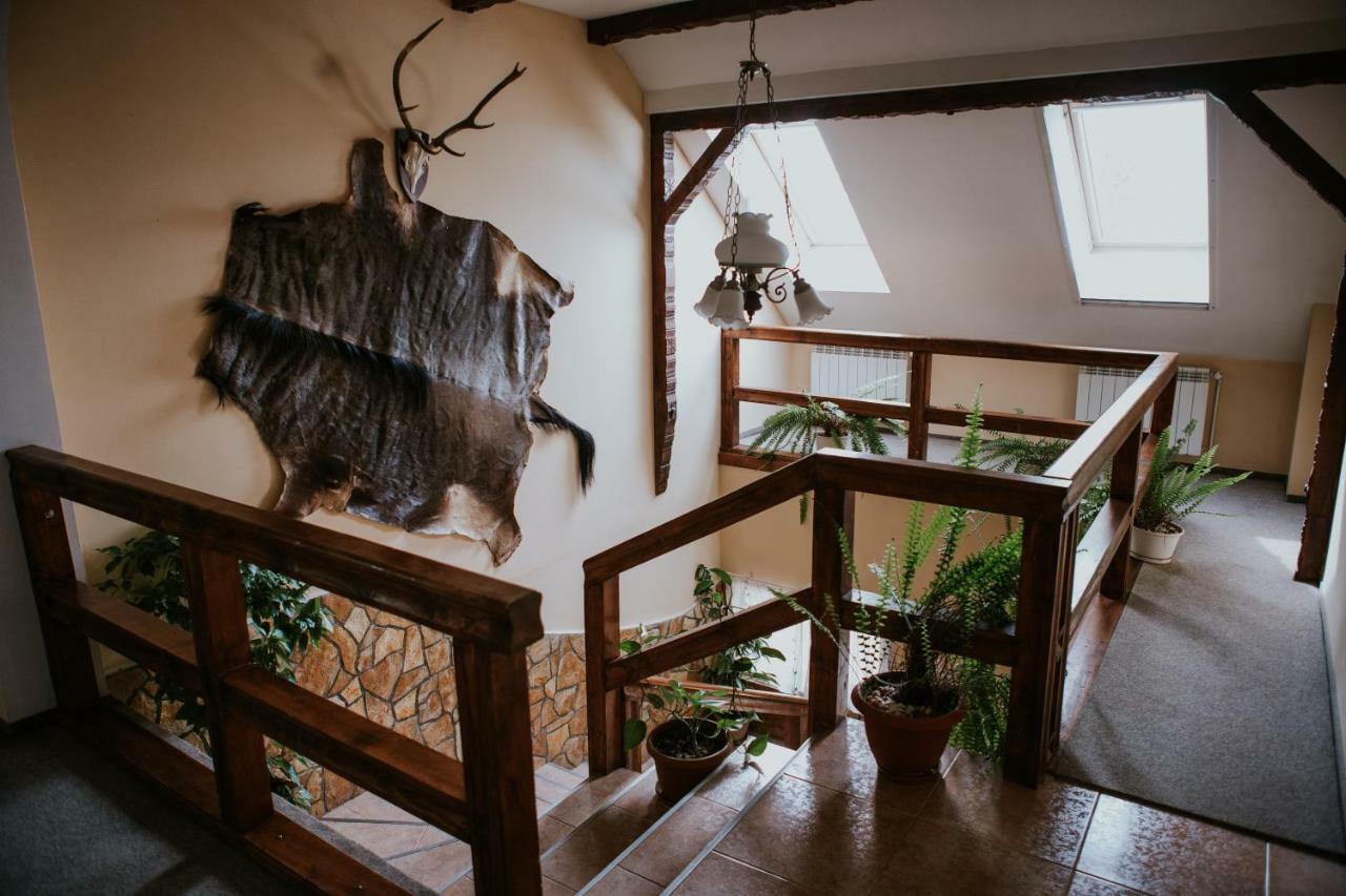 Hotel-Restaurant Milenium Nagyszalonta Kültér fotó