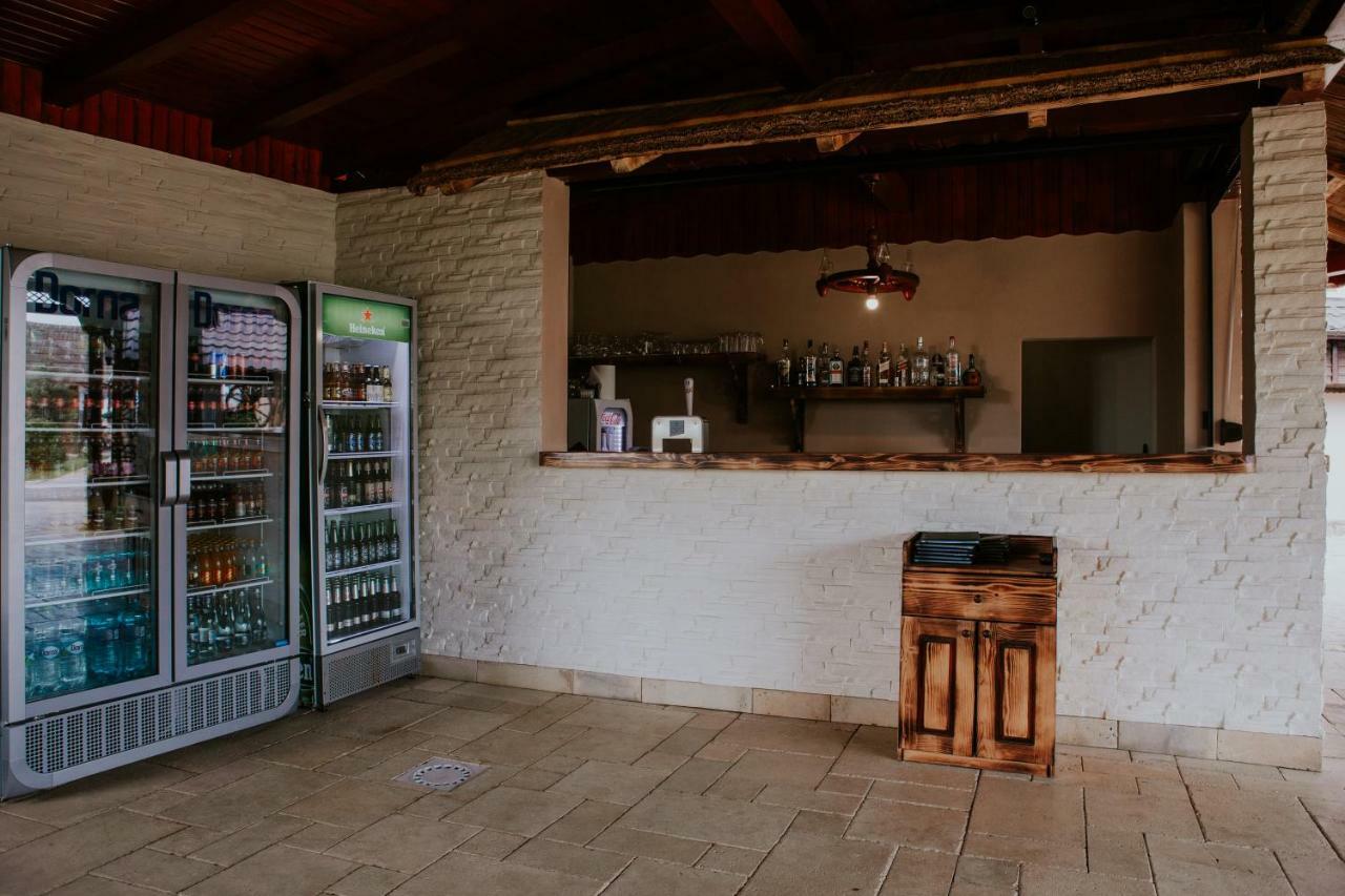 Hotel-Restaurant Milenium Nagyszalonta Kültér fotó