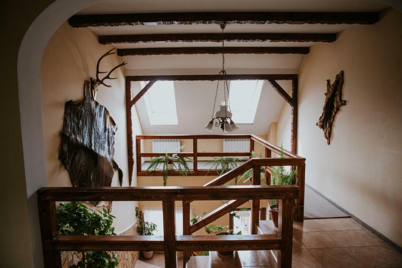 Hotel-Restaurant Milenium Nagyszalonta Kültér fotó